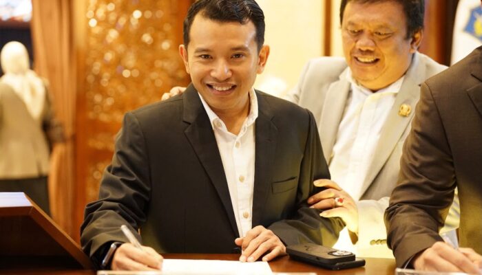 Tarif PKB dan BBNKB 2026 Tidak Naik, Ketua Komisi C DPRD Jatim Apresiasi Pemprov
