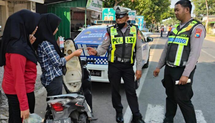 Tekan Angka Kecelakaan, Dishub dan Satlantas Polres Nganjuk Jaring 39 Pelanggar di Rejoso