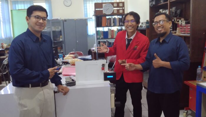 Atasi Kunci Manual Rentan Duplikasi, Mahasiswa UWIKA Ciptakan Sistem Keamanan Lab Multi Proteksi Berbasis Arduino