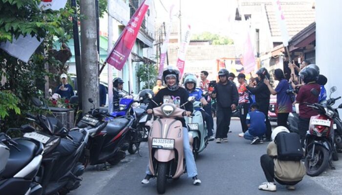 Guyub Rukun Bersama Warga, Mbak Wali Ikut Gotong Royong Sambut Kemerdekaan