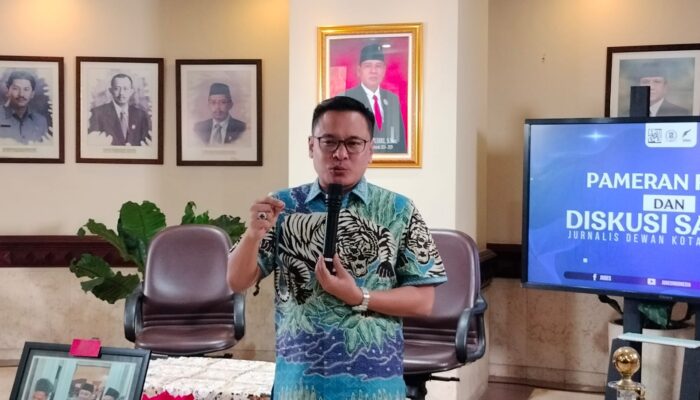 Lomba Foto Judes 2026 Dibuka: Jurnalis Pajang Otokritik Pedas Kinerja DPRD Surabaya lewat Lensa Kamera