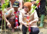 Hari Pramuka Ke-65, Gubernur Khofifah Ajak Anggota Pramuka Dorong Swasembada Pangan Nasional