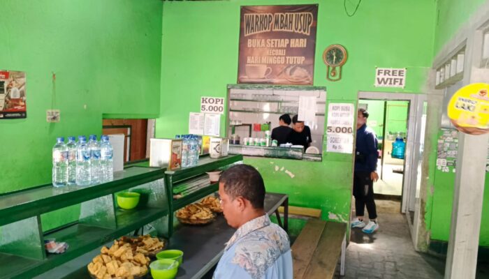 Warkop Mbah Usup, Legenda Kopi dari Gang Kecil Bandar Lor