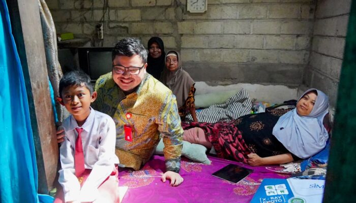 Mas Dhito Pastikan Bantu Marfel, Bocah SD yang Merawat Ibunya Sendirian