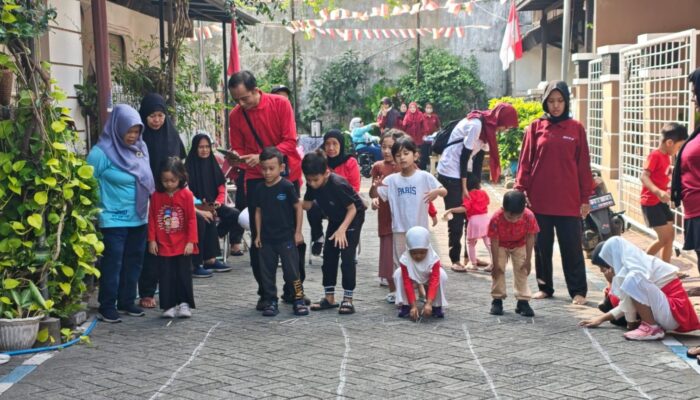 Semarak HUT ke-81 RI, Warga Wisma Kuwak Utara Kediri Pererat Kebersamaan