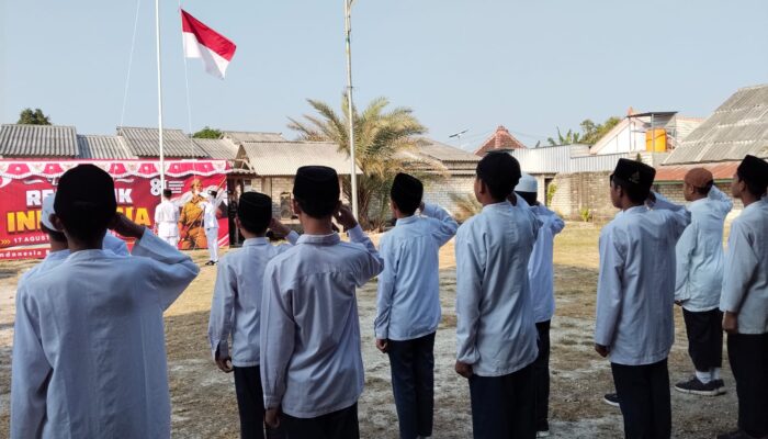 Dulu Dianggap Haram, Kini Merah Putih Berkibar Khidmat di Ponpes Al-Islam Lamongan