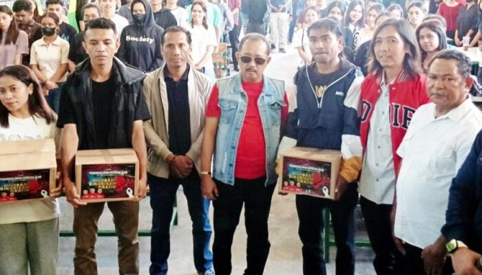 PDIP Surabaya Salurkan 200 Sembako ke Mahasiswa NTT