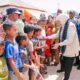 Gubernur Khofifah Kunjungi Pengungsian Gempa Manggarai Timur, Bermain Bersama Anak dan Kuatkan Warga
