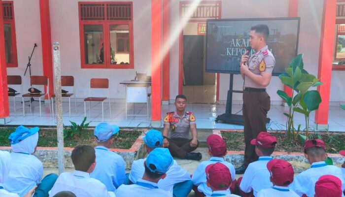 Polri Kerahkan 372 Taruna Akpol Dampingi Siswa di 73 Sekolah Rakyat Bersama Taruna Akademi TNI
