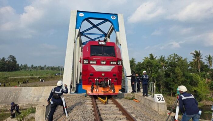 Jembatan KA Jember Diuji 180 Ton, Keselamatan Jadi Prioritas