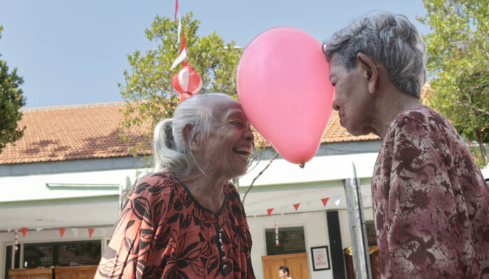 Lansia Bahagia Rayakan Kemerdekaan