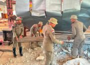 Gempa M 7,7 Guncang NTT, Brimob Gerak Cepat Evakuasi Korban dan Buka Akses