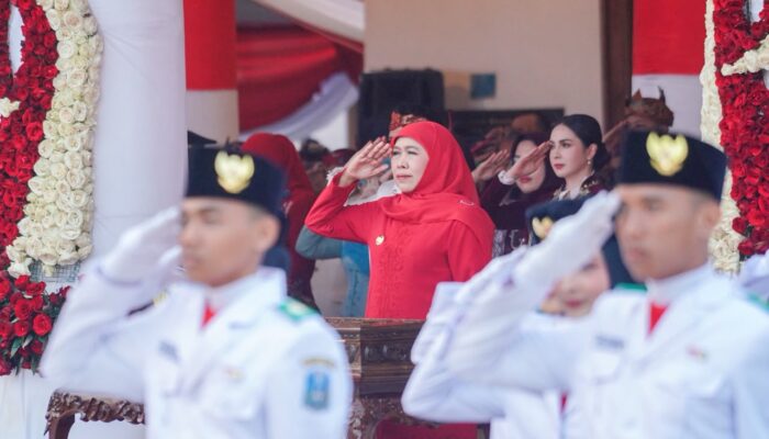 Semarak HUT ke-81 RI di Grahadi: 4.000 Warga Padati Upacara, Khofifah Tegaskan Pentingnya Kedaulatan Bangsa