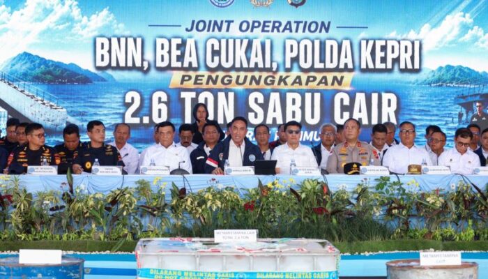 Operasi Gabungan Ungkap 2,6 Ton Metamfetamin Cair di Kapal Berbendera Tanzania