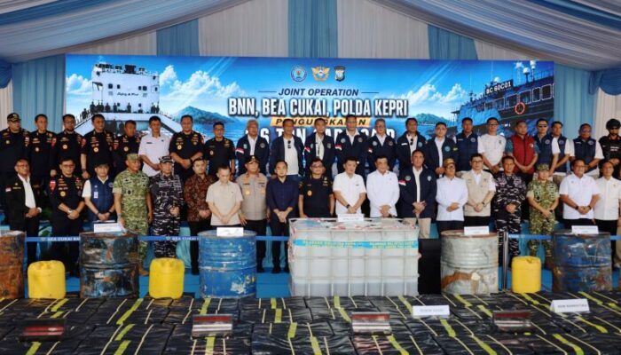 Terbongkar! Kapal Berbendera Tanzania Bawa 2,6 Ton Metamfetamin Cair di Perairan Karimun