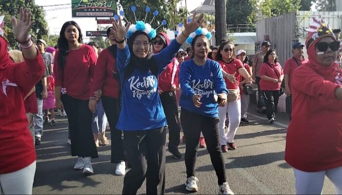 Tumplek Blek! Ratusan Warga Mojoroto Ikuti Kemeriahan Lomba Rakyat dan Jalan Santai Demokrat Kediri
