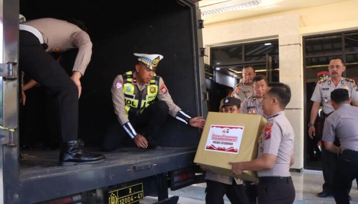 Polres Situbondo Kirim Bantuan Rp25 Juta untuk Korban Gempa NTT