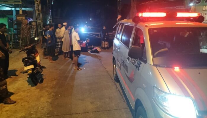 Pengendara Motor Tewas Usai Tabrak Panggung Hiburan di Mojokerto