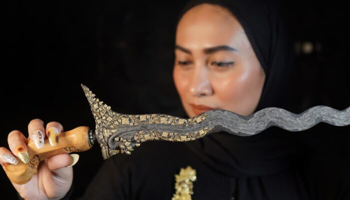 Dari Pencinta Pusaka, Lahir Minyak Keris Ikke_an