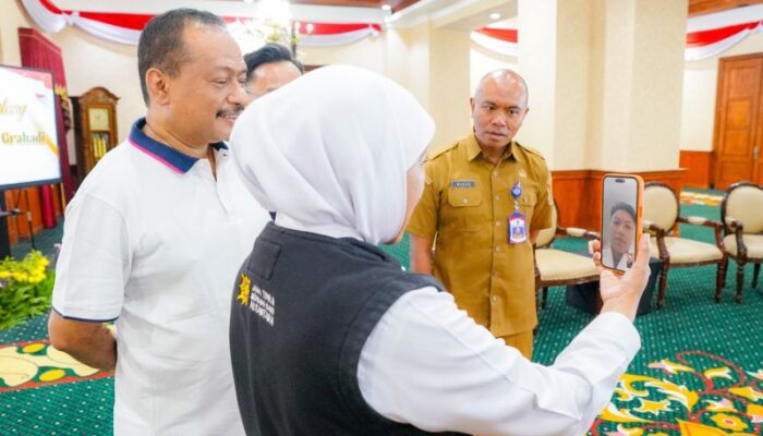 Khofifah Apresiasi Dua Lifter Jatim