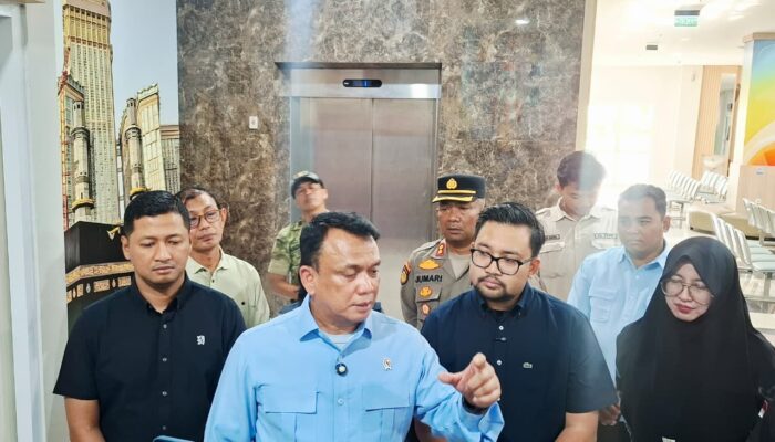 Buntut Insiden Menu MBG di Nganjuk, Waka BGN Tinjau Pasien di RSI dan Sidak Dapur SPPG Begadung 2