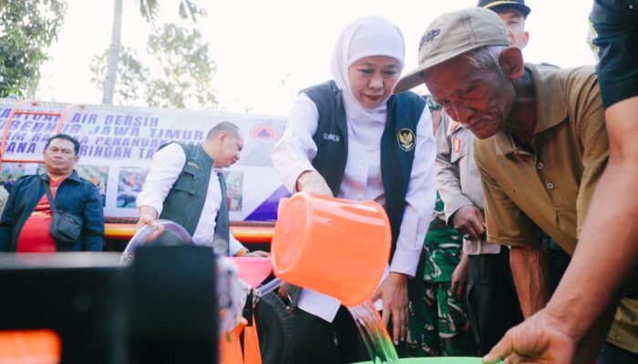 Atasi Kemarau Ekstrem, Khofifah Guyur 120 Rit Air Bersih ke Blitar untuk 38.270 Keluarga