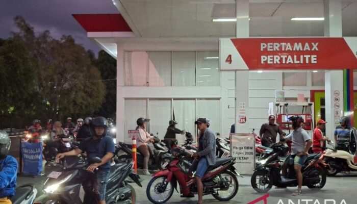 Antrean BBM Memanjang, Jember Siapkan WFH