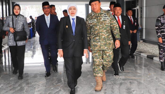 Hari Jadi ke-81 TNI AL: Khofifah Tegaskan Jatim Episentrum Maritim dan Penggerak Poros Tol Laut Nasional