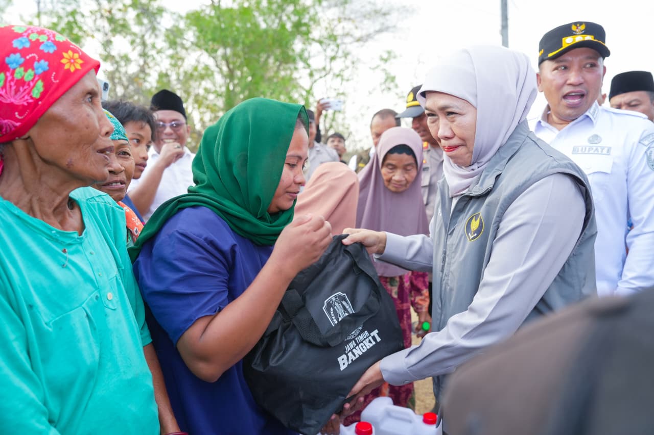 Gubernur Khofifah