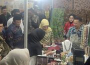 Khofifah Sambangi Stan UMKM Jatim di MTQ Nasional XXXI Semarang, Boyong Batik Madura hingga Manik-manik