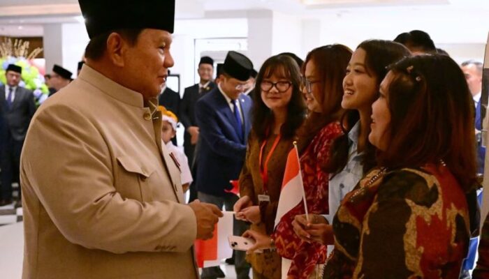Sambutan Hangat Mahasiswa Indonesia Warnai Kedatangan Prabowo di India