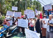 Kebijakan Perumda Mencekik, Pedagang Tiga Pasar Kediri Geruduk Wali Kota