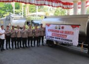 Tanggap Krisis Kekeringan, Polres Nganjuk Gelontorkan 20.000 Liter Air Bersih ke Desa Oro-Oro Ombo
