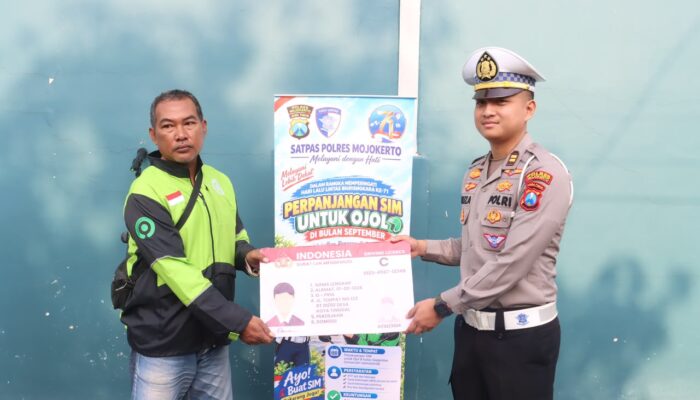 Peringati Hari Lantas Bhayangkara ke-71, Polres Mojokerto Bagi SIM C Gratis