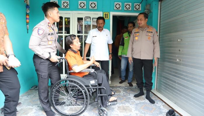 Polres Gresik Bantu Driver Ojol Korban Kecelakaan, Ekonomi Keluarga Kembali Bergeliat