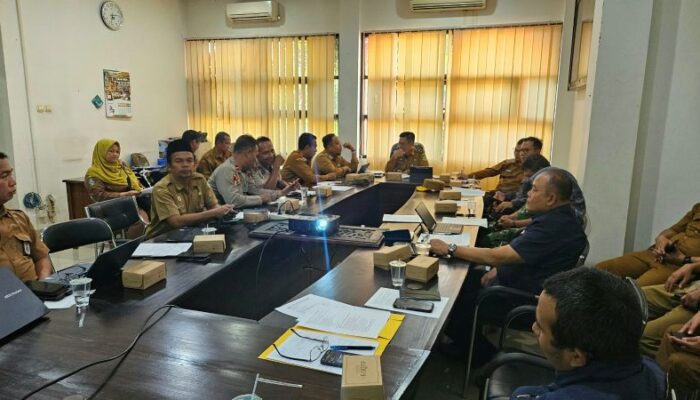 KSOP Kalianget Koordinasikan Evakuasi Ratusan Kayu Gelondongan di Dungkek