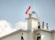 Perobekan Bendera dan Pesan Eri untuk Gen Z