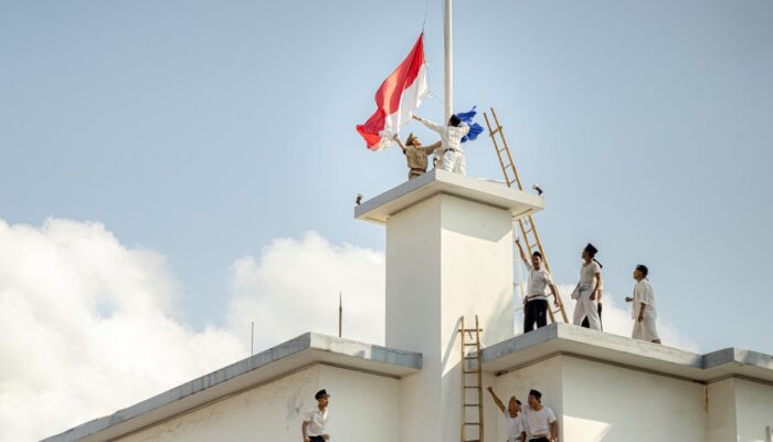 Perobekan Bendera dan Pesan Eri untuk Gen Z