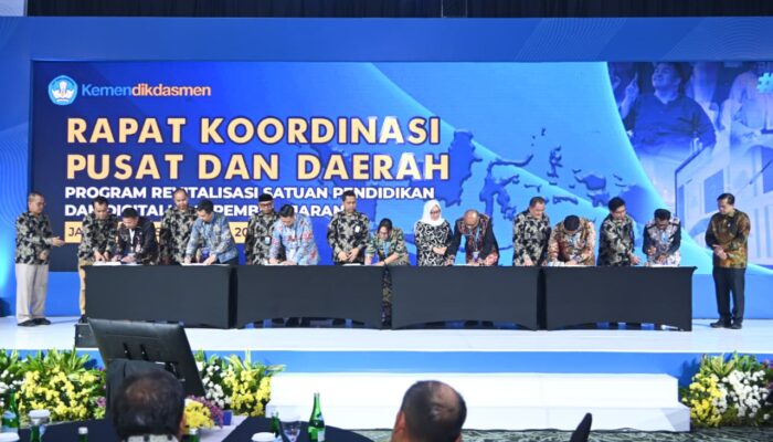 Pusat-Daerah Percepat Revitalisasi Sekolah