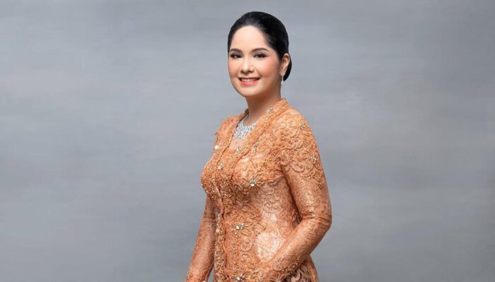 Annisa Pohan  Tantangan Jadi Ibu Usia Matang