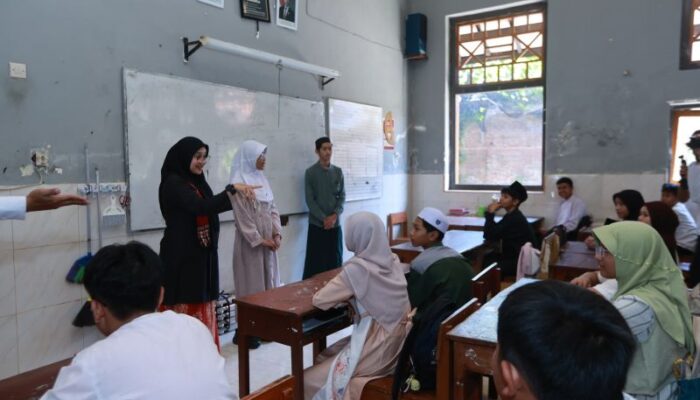 Pemkab Banyuwangi Libatkan Santri Mengajar di Sekolah