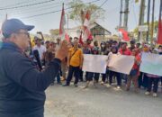 Ratusan Warga Demo Tuntut Sertifikat