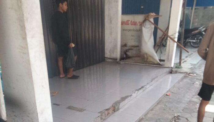 Toko Miras Ilegal di Sidoarjo Buka Kucing-kucingan