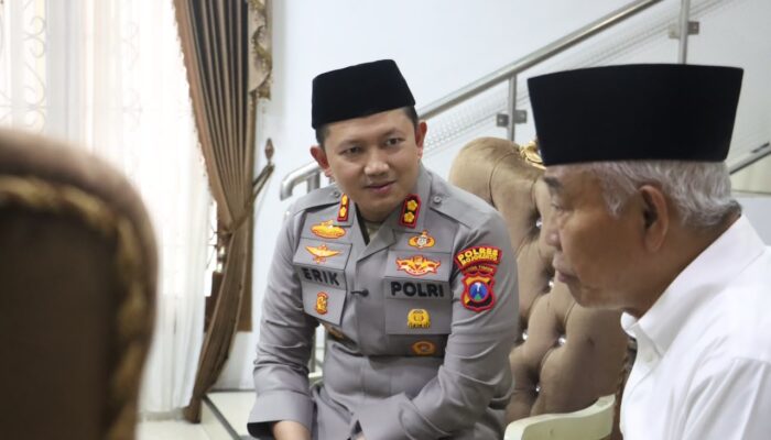 Gandeng Ulama Jaga Kondusivitas Daerah, Kapolres Mojokerto Sowan ke KH Asep Saifuddin Chalim