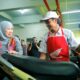 Khofifah Tinjau Servis Motor Gratis HUT ke-81 Jatim: Tembus 9.175 Unit di 354 SMK