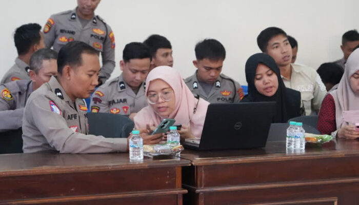 Dukung Program Perlinsos, Personel Polres Mojokerto Kota Jalani Registrasi IKD Massal