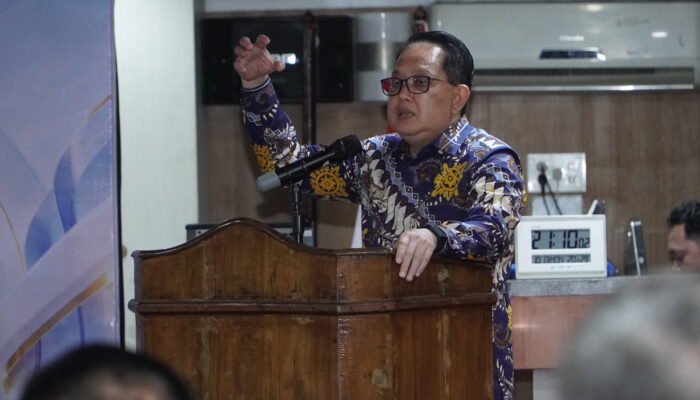 Sarasehan Hari Jadi ke-81 Jatim di KRI Makassar: Perkuat Gerbang Baru Nusantara dan Ekonomi Rp3.400 Triliun