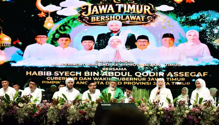 Gema Jawa Timur Bersholawat di Hari Jadi ke-81: Ribuan Warga Padati Indrapura Bersama Habib Syech