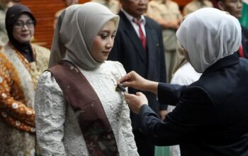 Gubernur Khofifah