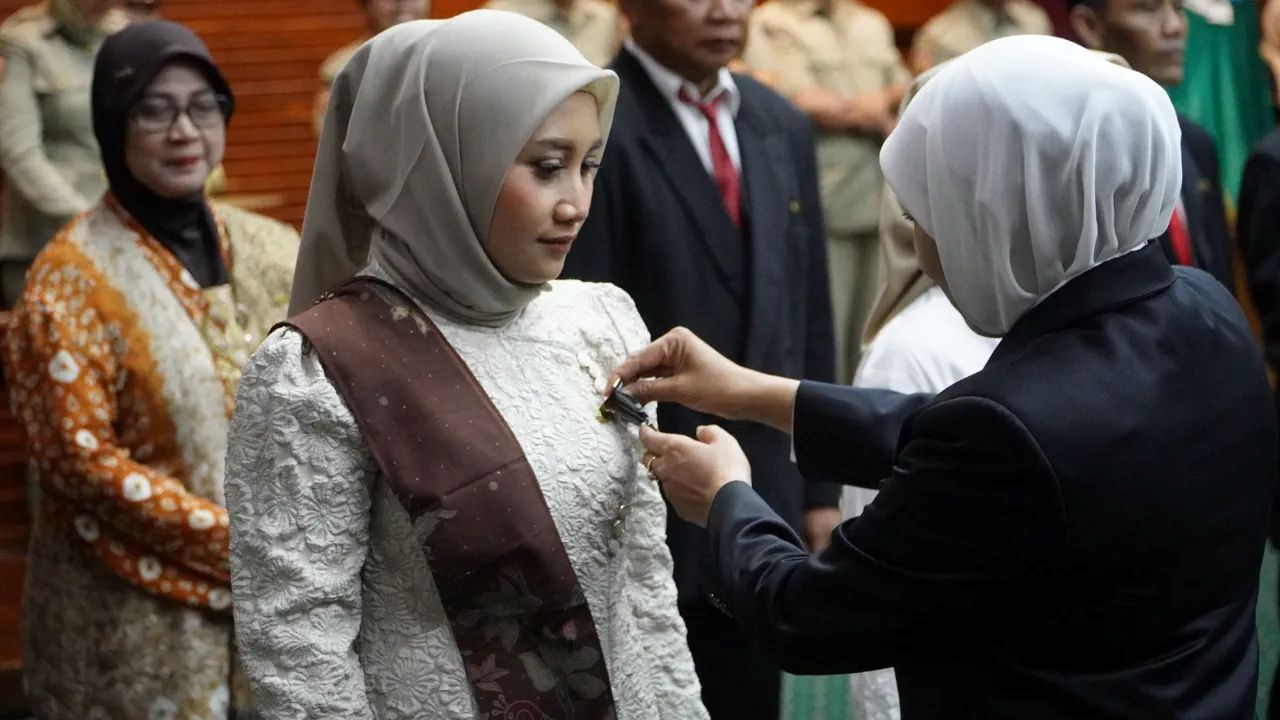 Gubernur Khofifah